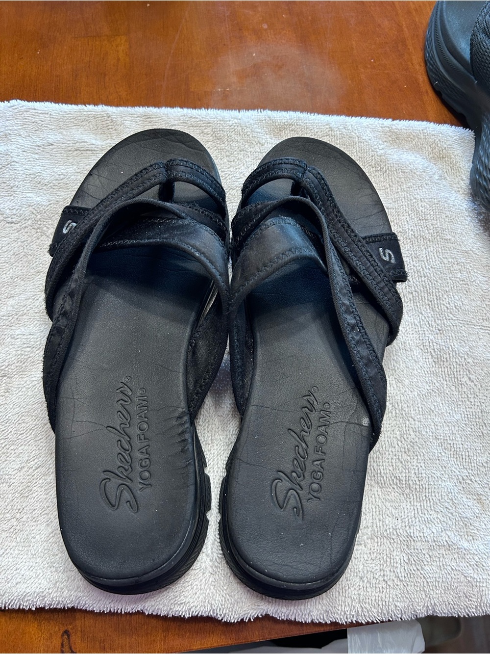 Skechers Women’s Black Dual-Strap Yoga Foam Slide Sandals